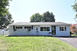 2023 Lockwood Ln, Feasterville-Trevose, PA 19053 - Photo 3