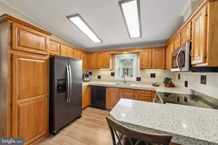 386 Thrush Ct W, New Hope, PA 18938 - Photo 7
