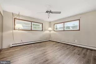 26 Forsythia Dr, Levittown, PA 19056 - Photo 19