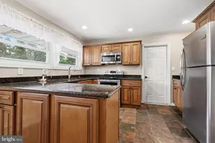 26 Forsythia Dr, Levittown, PA 19056 - Photo 15