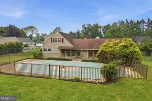 26 Forsythia Dr, Levittown, PA 19056 - Photo 35