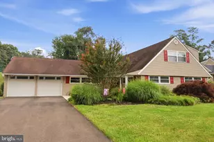 26 Forsythia Dr, Levittown, PA 19056 - Photo 3