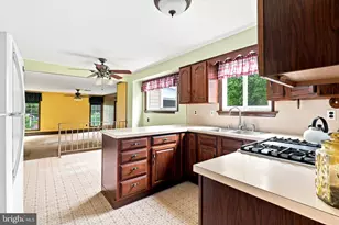 68 Iroquois Ave, Doylestown, PA 18901 - Photo 7