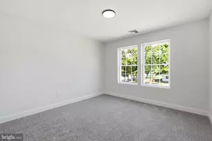 2 Schoolhouse Ln, Levittown, PA 19055 - Photo 35