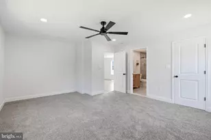 2 Schoolhouse Ln, Levittown, PA 19055 - Photo 27