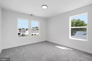 2 Schoolhouse Ln, Levittown, PA 19055 - Photo 33
