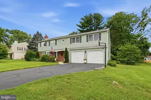290 Pheasant Run, Feasterville-Trevose, PA 19053 - Photo 3