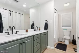 29 Palm Ln, Levittown, PA 19054 - Photo 17