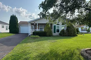 387 Thrush Ct W, New Hope, PA 18938 - Photo 1