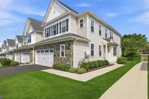 23 Swan Ln, Ivyland, PA 18974 - Photo 1