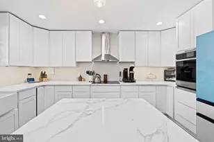 16 Canoebirch Rd, Levittown, PA 19057 - Photo 15