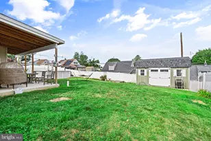 16 Canoebirch Rd, Levittown, PA 19057 - Photo 31