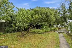 65 Orchard Ln, Levittown, PA 19055 - Photo 31