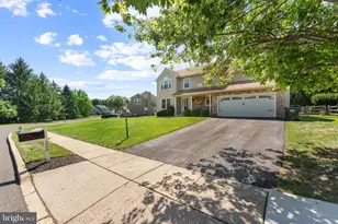 209 E Fairwood Dr, Chalfont, PA 18914 - Photo 3