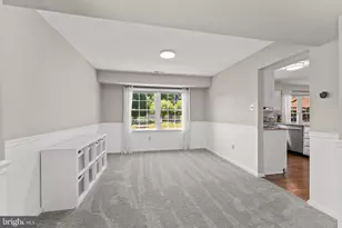 209 E Fairwood Dr, Chalfont, PA 18914 - Photo 9