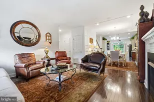 240 E Mission Ln Ln E, Levittown, PA 19054 - Photo 3