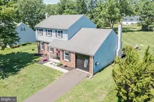 327 Lenape Ln, Chalfont, PA 18914 - Photo 1
