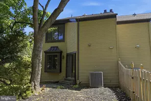 17 Farmington Pl, Newtown, PA 18940 - Photo 33