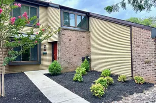 17 Farmington Pl, Newtown, PA 18940 - Photo 1