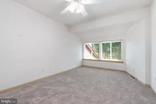 17 Farmington Pl, Newtown, PA 18940 - Photo 19