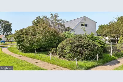 70 Village Lane, Levittown, PA 19054 - Photo 35