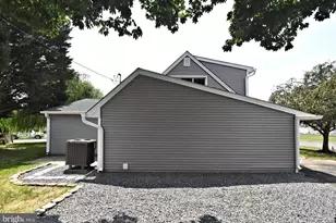 38 Candle Rd, Levittown, PA 19057 - Photo 41