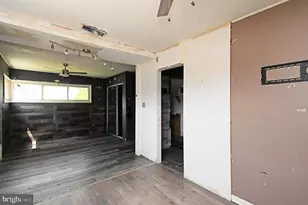 38 Candle Rd, Levittown, PA 19057 - Photo 27