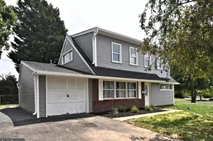 38 Candle Rd, Levittown, PA 19057 - Photo 1