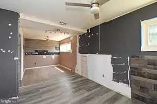 38 Candle Rd, Levittown, PA 19057 - Photo 25
