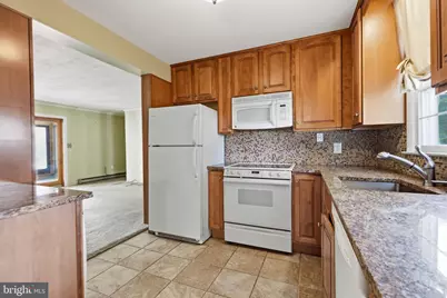 139 Northpark Drive, Levittown, PA 19054 - Photo 5