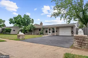 220 Willow Dr, Levittown, PA 19054 - Photo 1