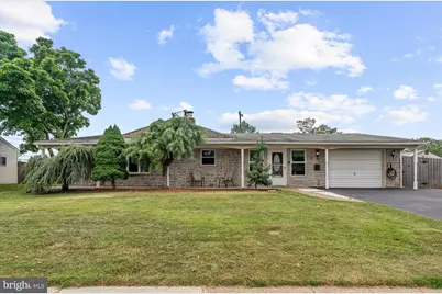 220 Willow Drive, Levittown, PA 19054 - Photo 3