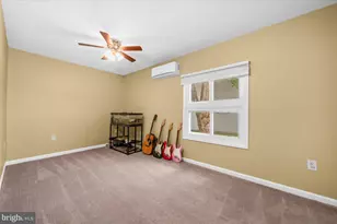 220 Willow Dr, Levittown, PA 19054 - Photo 23