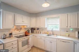 151 Willow Dr, Levittown, PA 19054 - Photo 7