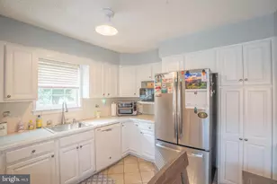 151 Willow Dr, Levittown, PA 19054 - Photo 9