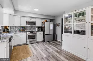 911 Liberty Ln, Warrington, PA 18976 - Photo 9