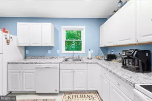 2531 Tulip Ln, Feasterville-Trevose, PA 19053 - Photo 11
