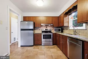 730 N Lafayette Ave, Morrisville, PA 19067 - Photo 9