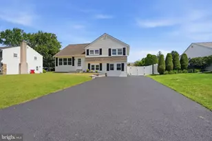 993 Riviera Rd, Warminster, PA 18974 - Photo 3