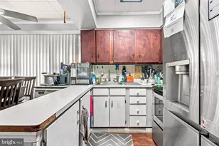 6 Idlewild Rd, Levittown, PA 19057 - Photo 11