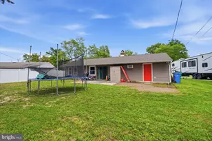 23 Boston Ivy Rd, Levittown, PA 19057 - Photo 23
