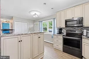 23 Boston Ivy Rd, Levittown, PA 19057 - Photo 11