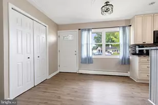 23 Boston Ivy Rd, Levittown, PA 19057 - Photo 5