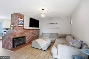 23 Boston Ivy Rd, Levittown, PA 19057 - Photo 13