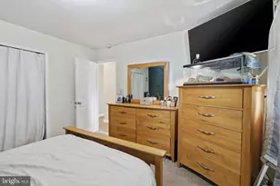 23 Boston Ivy Rd, Levittown, PA 19057 - Photo 21