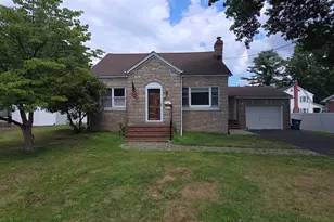 710 N Lafayette Ave, Yardley, PA 19067 - Photo 1