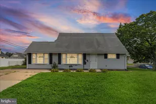 10 New Pond Ln, Levittown, PA 19054 - Photo 1