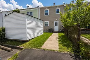 2420 Liberator St, Levittown, PA 19057 - Photo 15