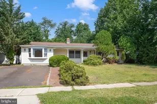 327 Stonybrook Dr, Levittown, PA 19055 - Photo 1