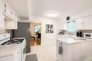 245 Toll Dr, Southampton, PA 18966 - Photo 9